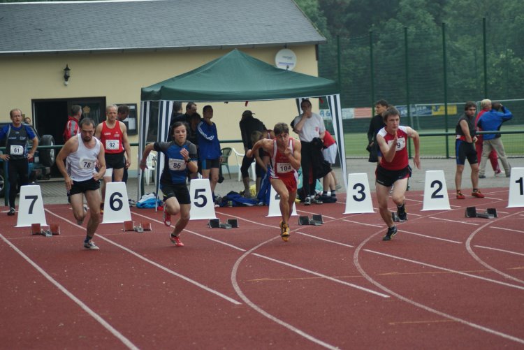 2009/11100mM/33W2805.jpg